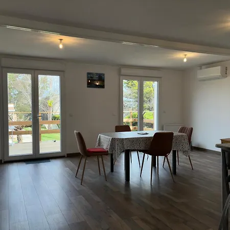 Les Cles De Jonzac-conciergerie La Maison Des 4 Saisons